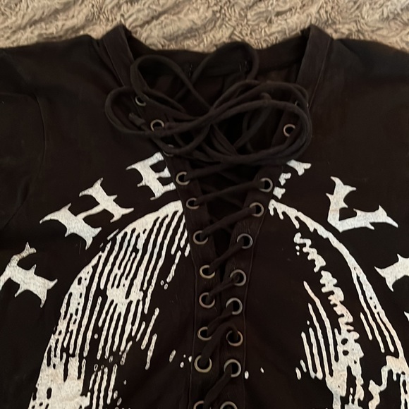 Lace up Skull tee - Picture 2 of 3